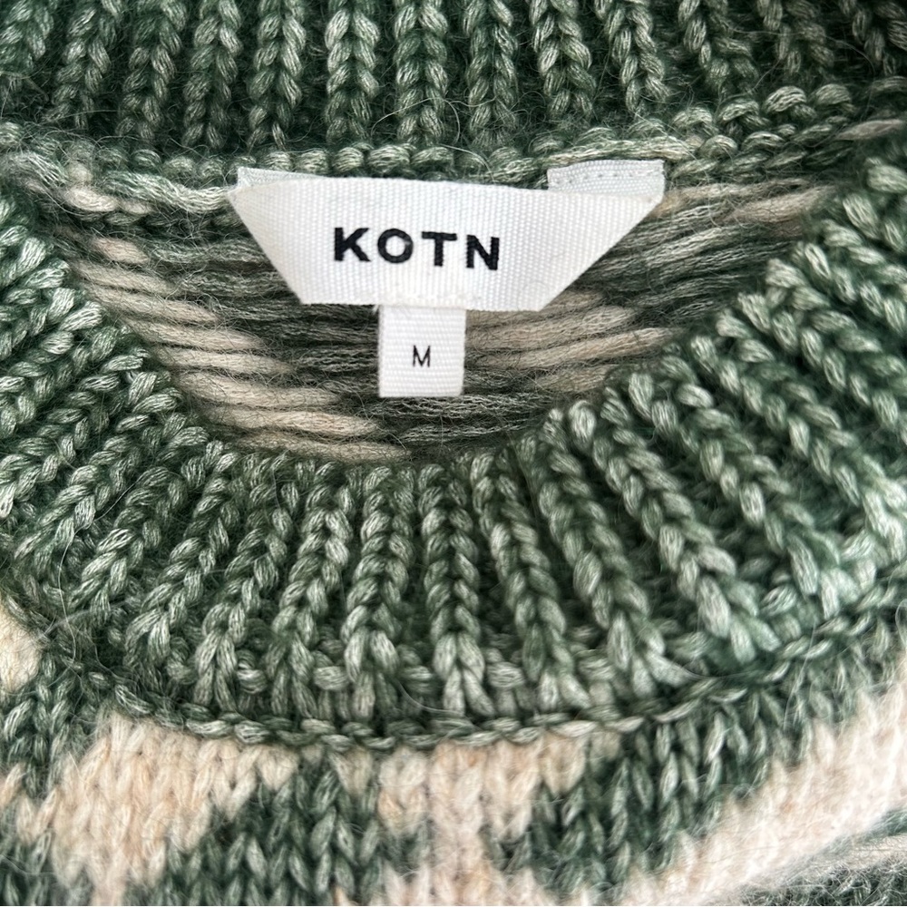 KOTN Women's Asilah Cropped Pattern Sweater - Picture 5 of 11